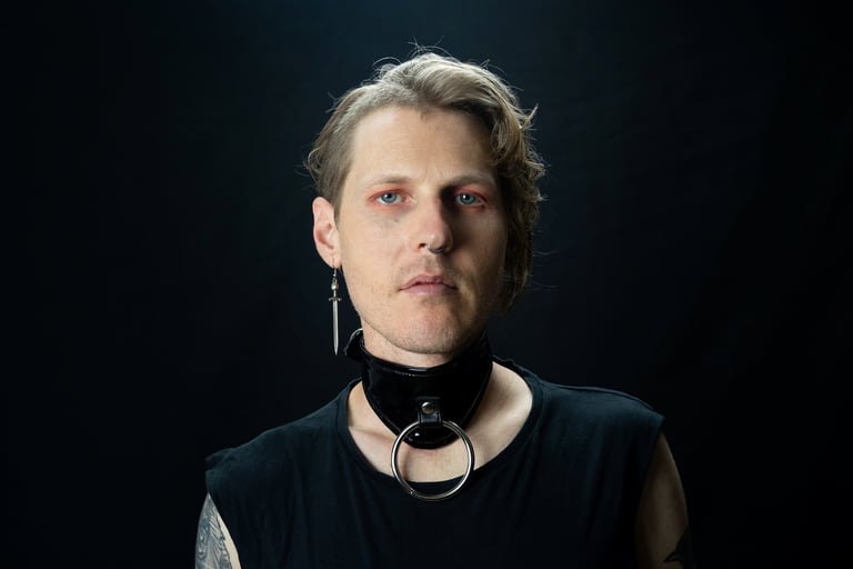 gothic collar goth choker vegan leather faux leather black shiny pvc vinyl 